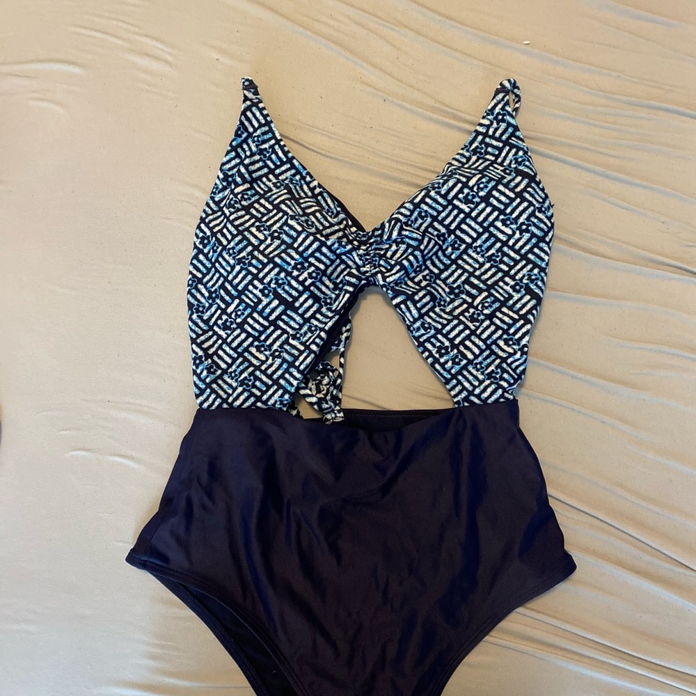 Aerie one piece cut out backless high leg swimsuit size S